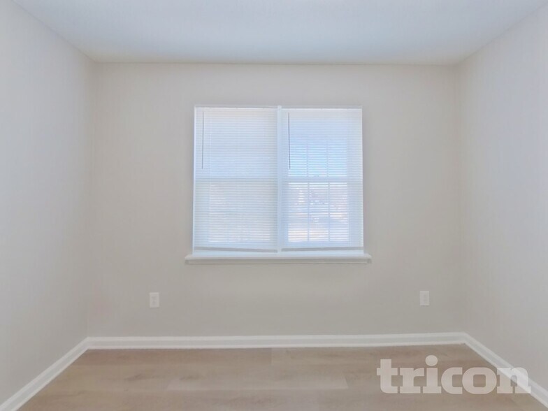 Building Photo - 701 Barbee Farm Dr