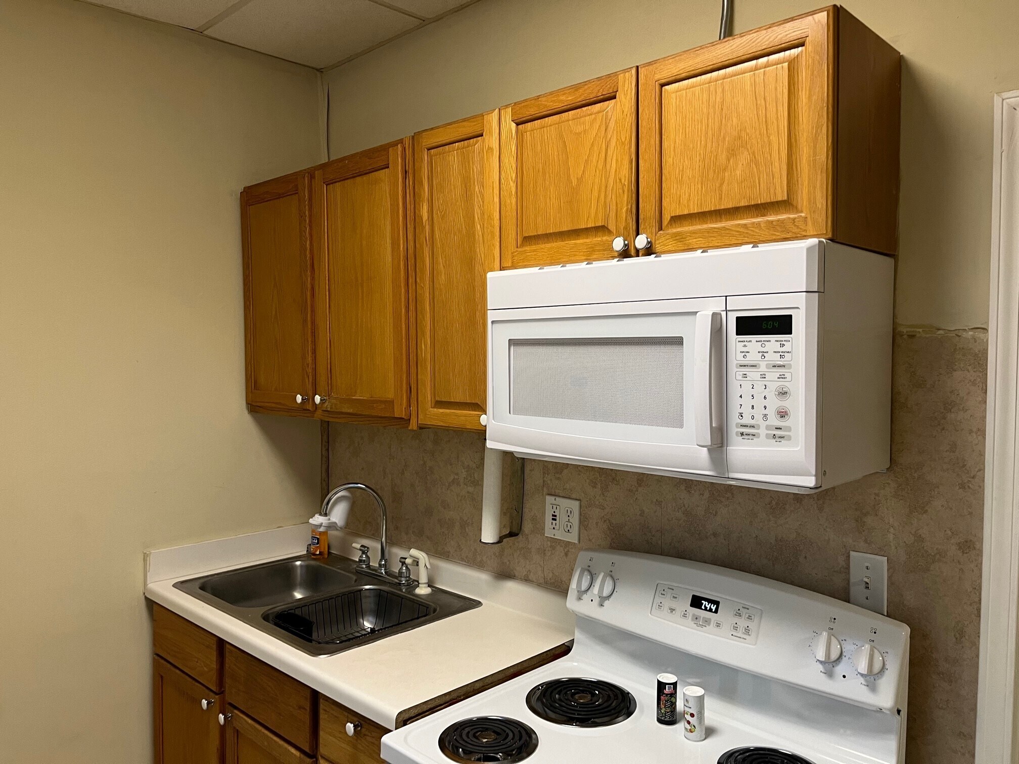 Building Photo - 105 W Railroad St