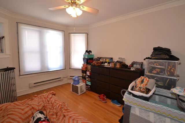 Building Photo - 3845 N Greenview Ave