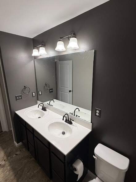 Building Photo - 1635 Hooper Court