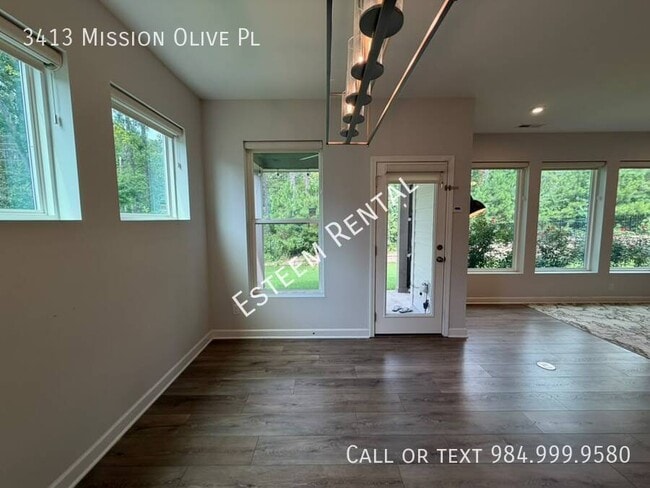 Building Photo - 3413 Mission Olive Pl