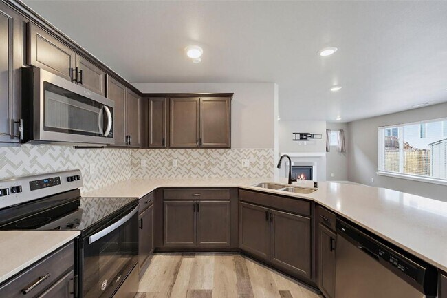 Building Photo - Spacious Newer Lacey Home | 3-Bed Home with A/C, Gas Fireplace, Bonus Loft & Fully Fenced Backyard!