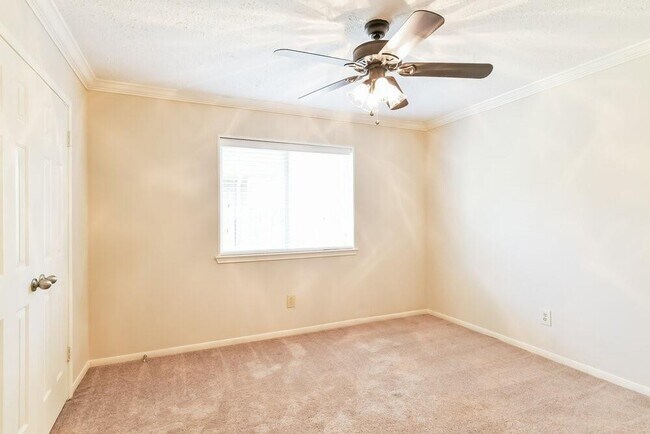 Building Photo - 3818 Beckett Ridge Dr