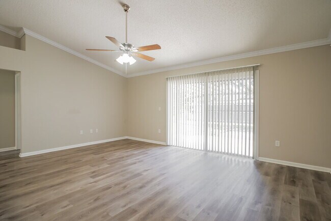 Building Photo - 788 MacKenzie Cir