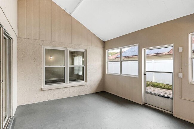 Building Photo - 11911 Hickorynut Dr