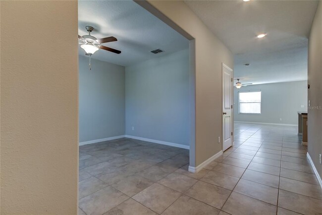 Building Photo - 9648 Sage Creek Dr