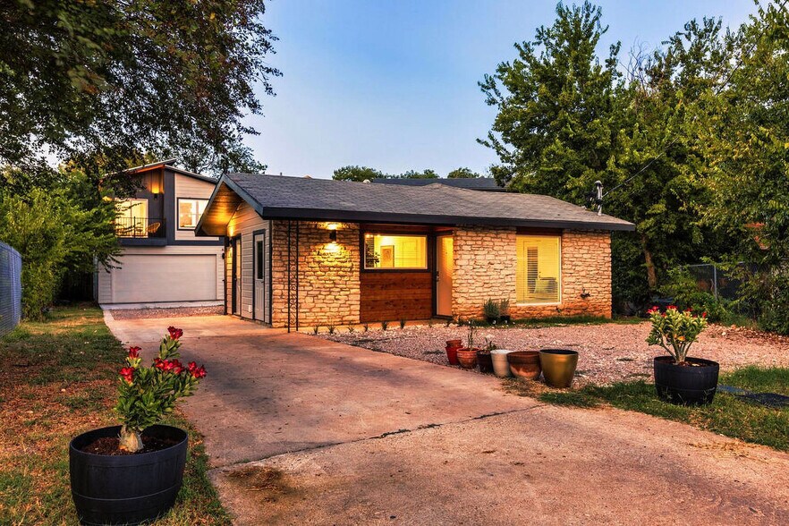 Building Photo - 4804 Filey Cove