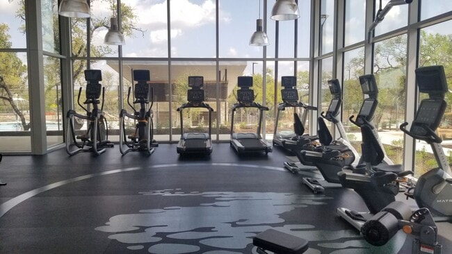 Building Photo - 3036 SF Home - 6 BR/3 BA with THREE-CAR GARAGE - BULVERDE!!!