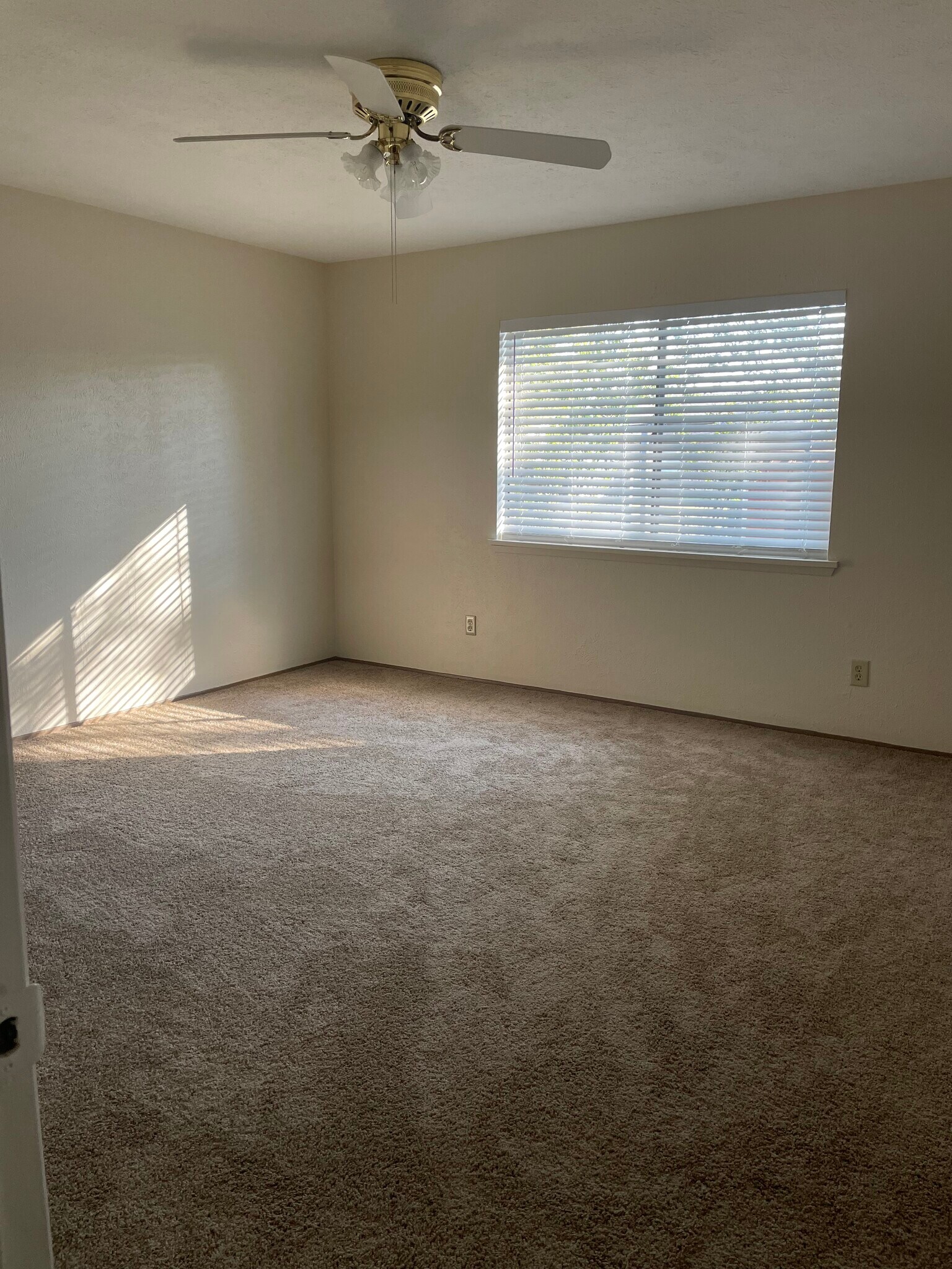 Building Photo - 7206 Nutmeg Ln