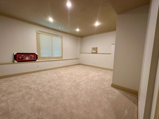 Building Photo - {9003} Wilshire Farms Reverse 1.5 Story Ho...