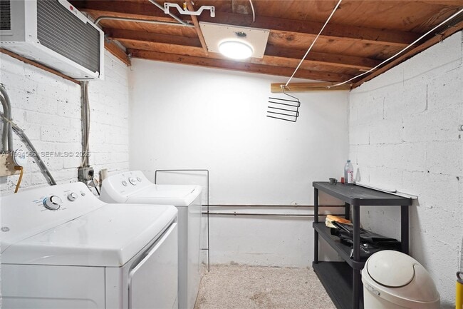 Building Photo - 2834 SW 33rd Ave