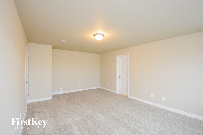 Building Photo - 10741 Luneth Dr