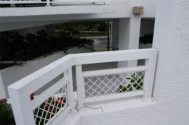 Building Photo - 1701 Sunset Harbour Dr