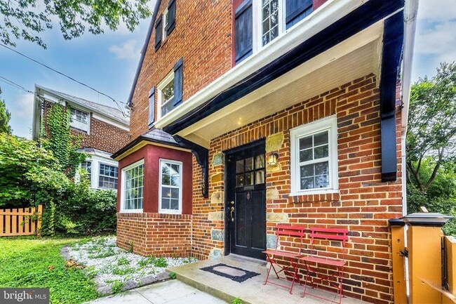 Building Photo - 2804 McKinley St NW