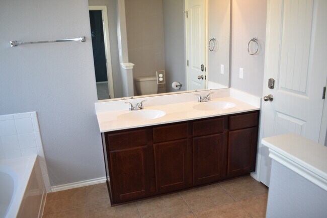 Building Photo - 108 Quarry Ln