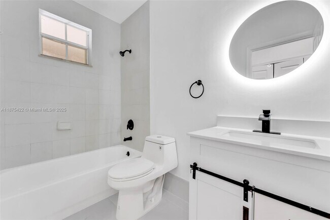 Building Photo - 3907 SW 155th Ave