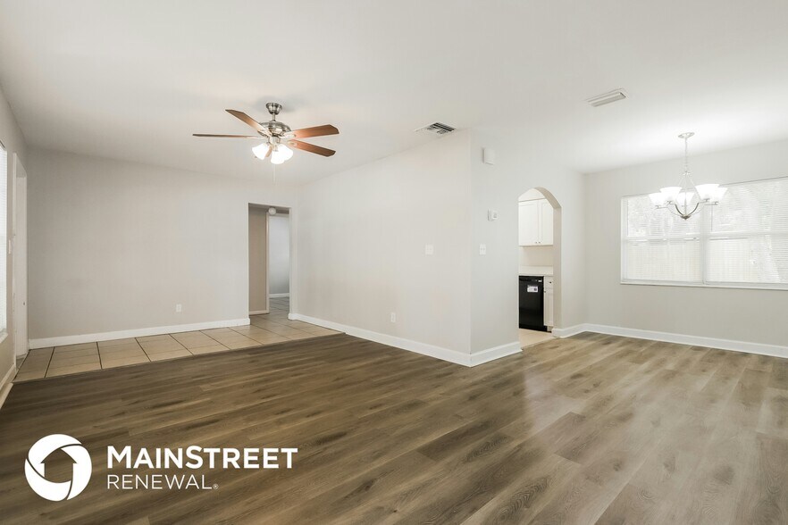 Building Photo - 510 Hedge Row Rd