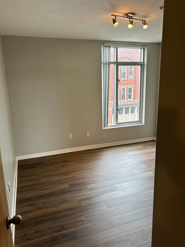 Building Photo - 2222 Detroit Ave #512