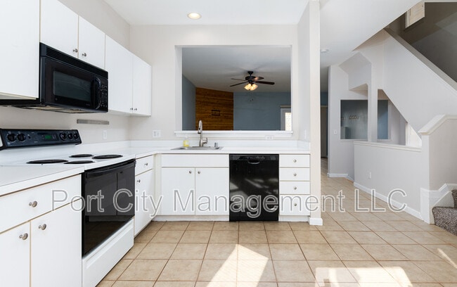 Building Photo - 6732 Cozy Ln