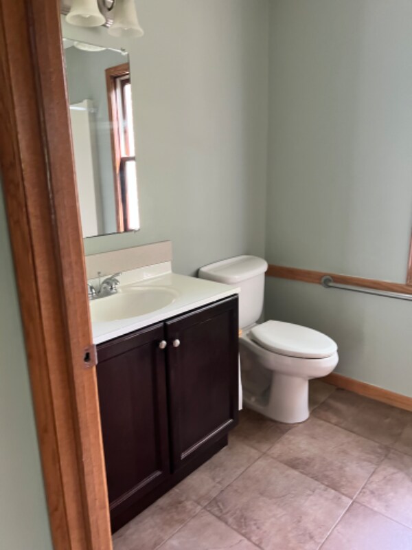 Building Photo - 262 Meadowbrook Ave