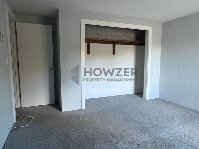 Building Photo - 10 Pine Grove Ave