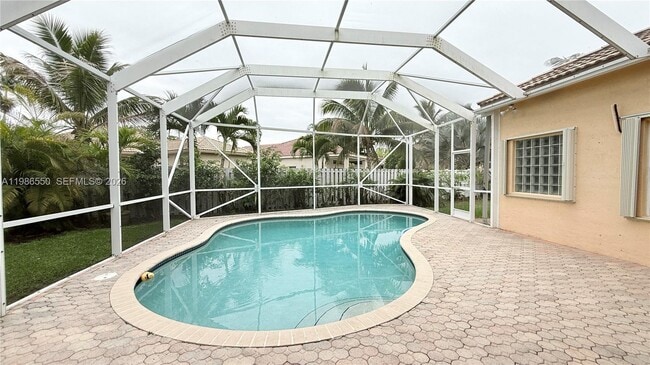 Building Photo - 964 Tanglewood Cir