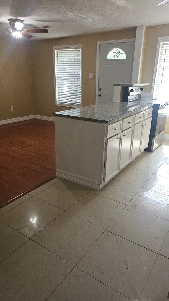 Building Photo - 5603 Northridge Dr