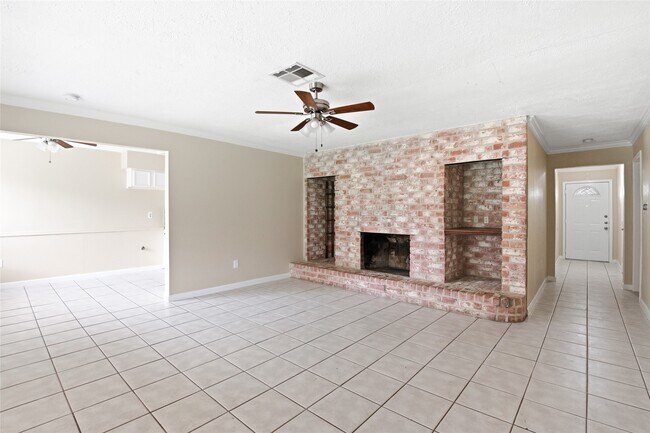 Building Photo - 6122 S Greenpark Dr