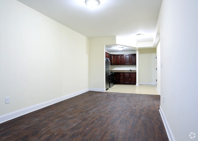 living room - 3064 Buhre Ave