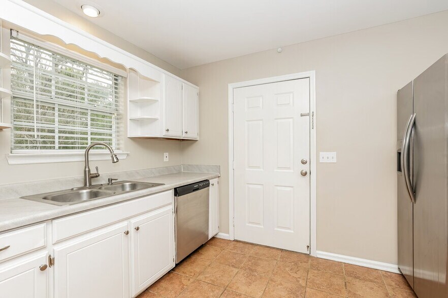 Building Photo - 141 Bill Stewart Blvd