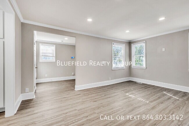 Building Photo - 25 Celand St