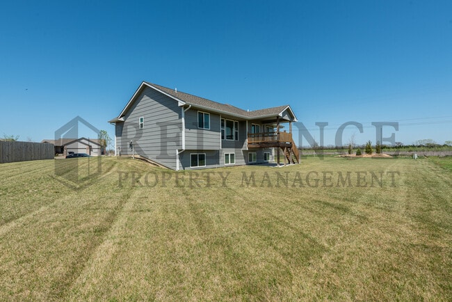 Building Photo - 1558 N Aster Cir