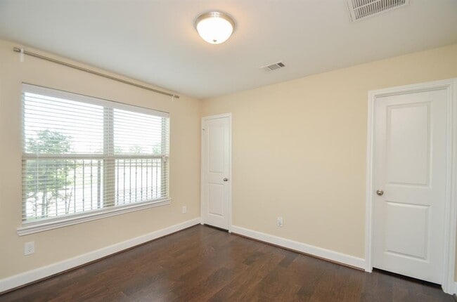 Building Photo - 5803 Conley St