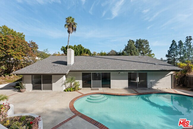Building Photo - 6441 Tahoe Dr