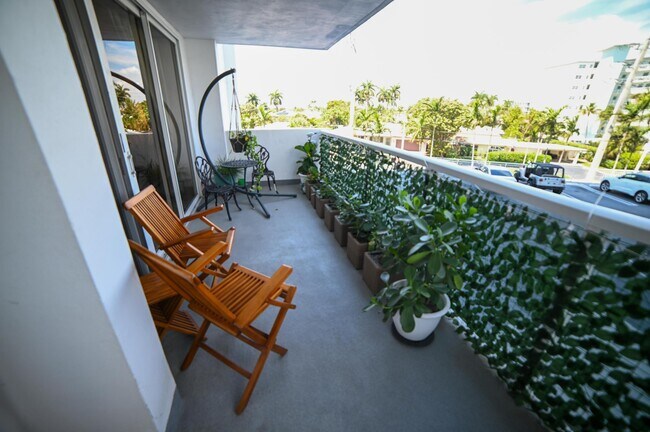 Building Photo - 2701 N Ocean Blvd