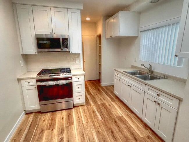 Building Photo - 33936 Alcazar Dr