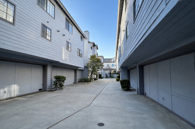 Building Photo - Dual-Suite Condo with Direct-Access Garage & Prime Location