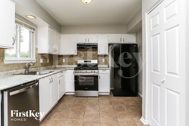 Building Photo - 21439 Georgetown Dr