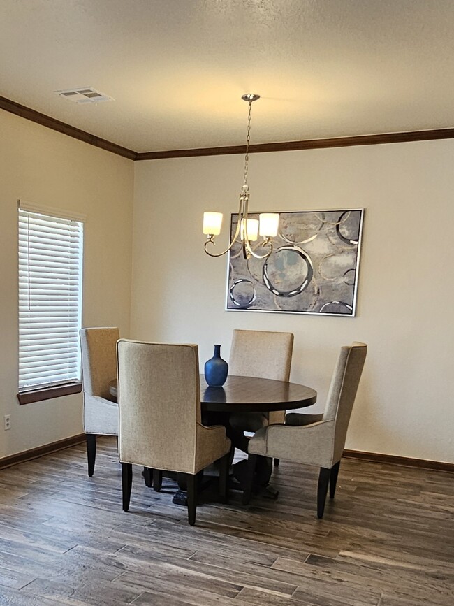 Dining Area - 11300 N Pennsylvania Ave