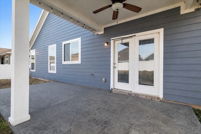 Building Photo - 9141 Blackstone Dr