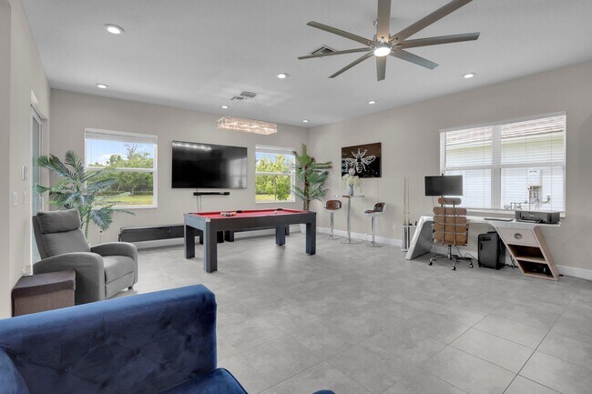 Building Photo - 15866 Orchard Dr