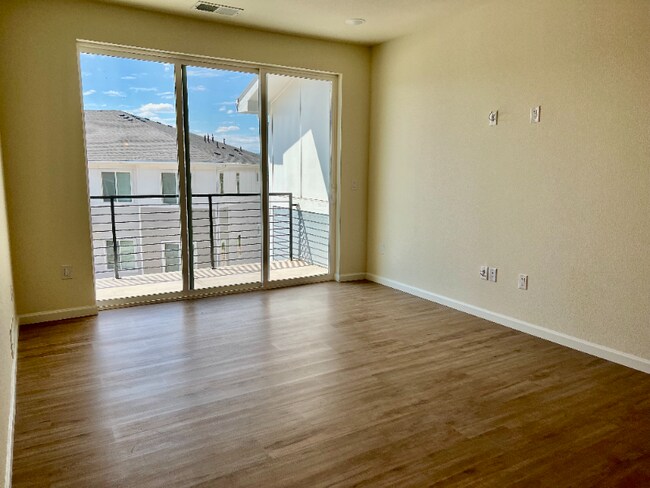 Building Photo - 3865 Presidio Point