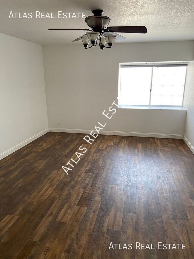 Building Photo - 2363 W Hemlock Court