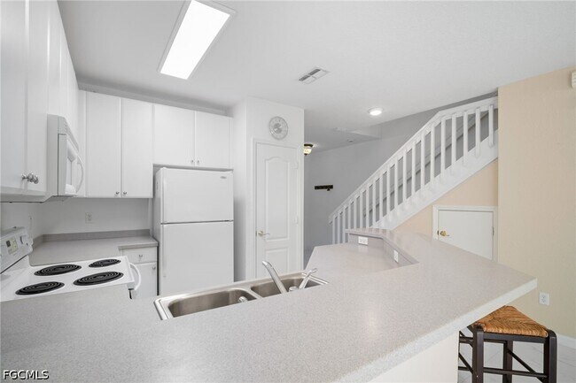 Building Photo - 8535 Athena Ct