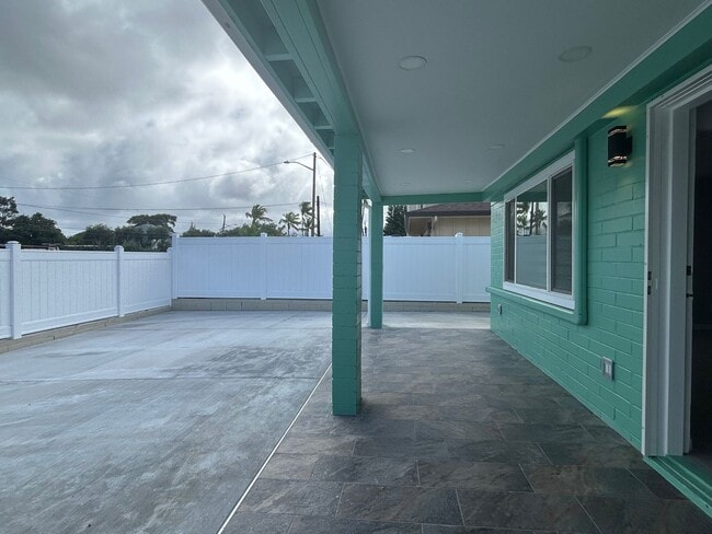 Building Photo - 1027 Mokapu Blvd