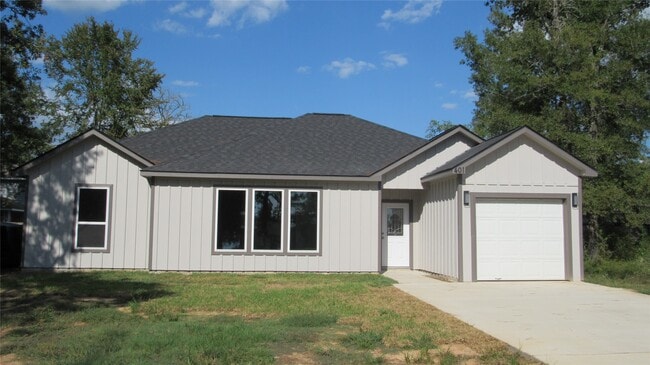 Primary Photo - 401 Deep Woods Ln