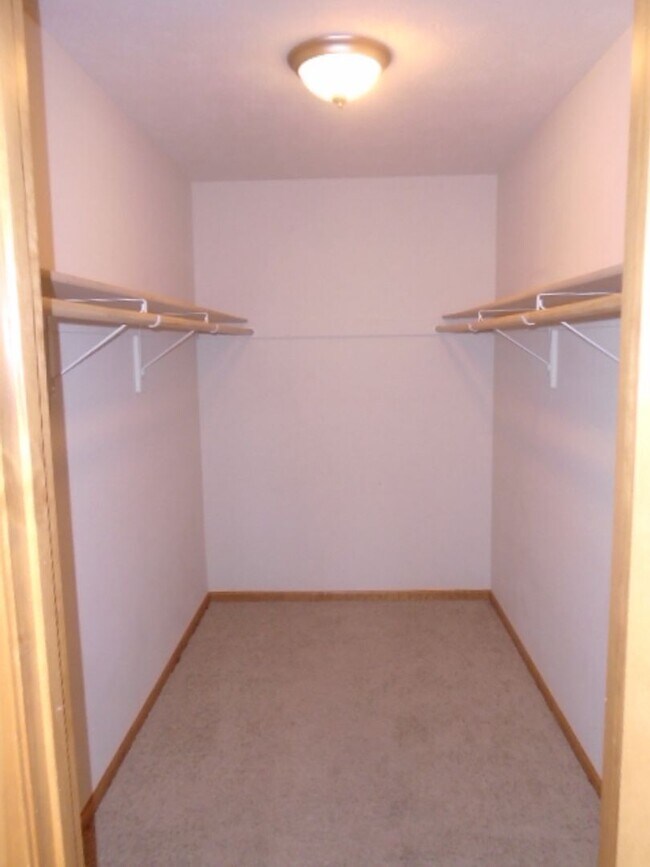 Building Photo - 211 William Dr