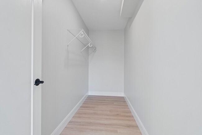 Building Photo - 25 2nd St