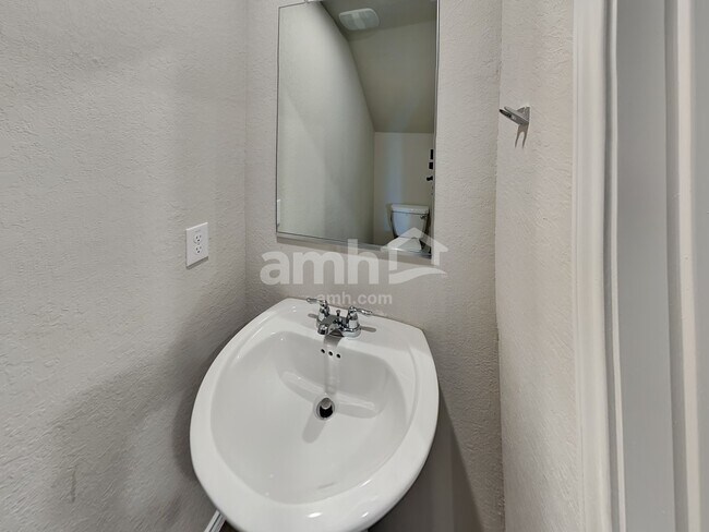 Building Photo - 10515 Varmus Dr