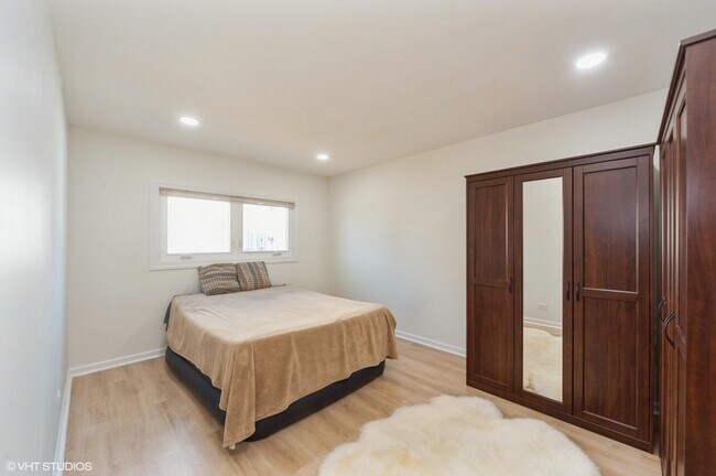 Building Photo - 301 Alice Ct